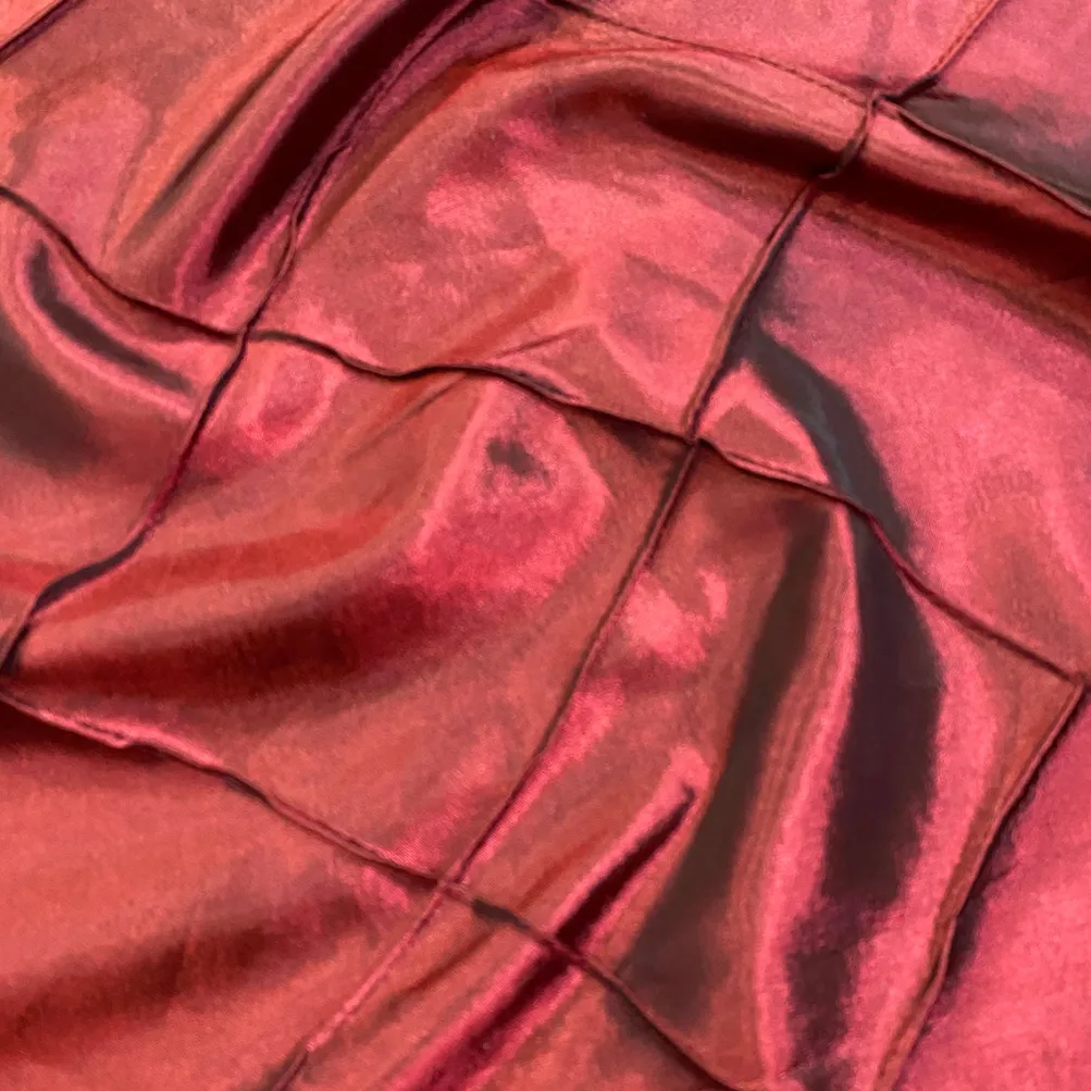 4" Pintuck Taffeta Table Linen in Wine 001