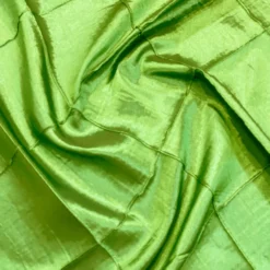 Pintuck Taffeta Table Napkin in Green (Alvin)