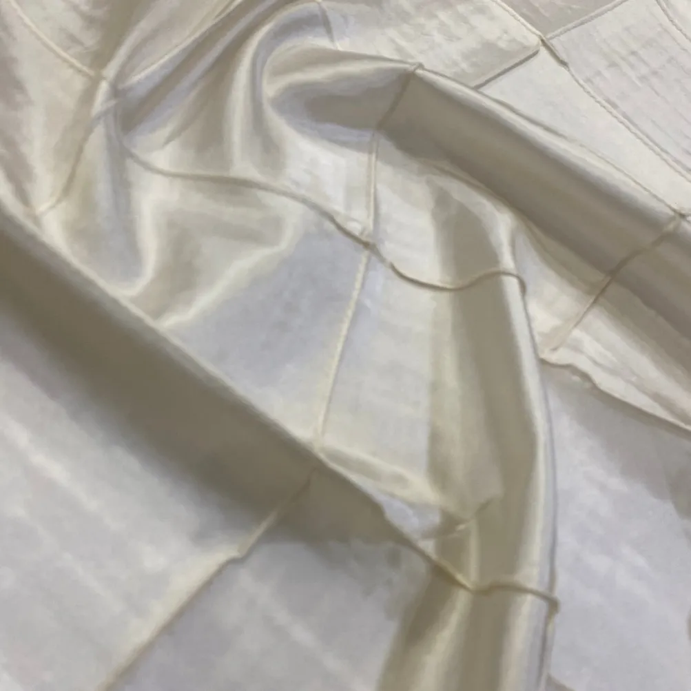 4" Pintuck Taffeta Table Napkin in Ivory