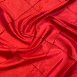 4" Pintuck Taffeta Table Runner in Red 099