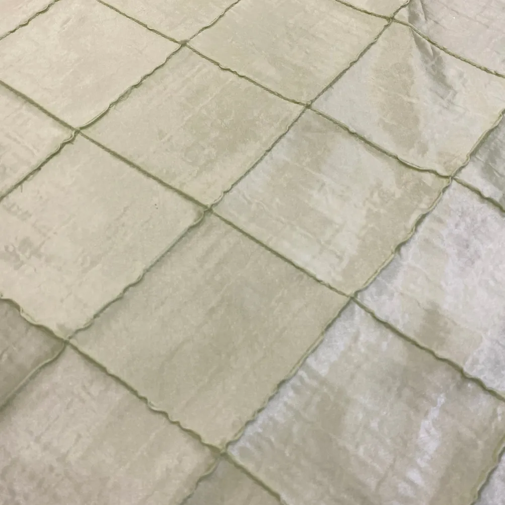 4" Pintuck Taffeta Table Runner in LT Sage 090