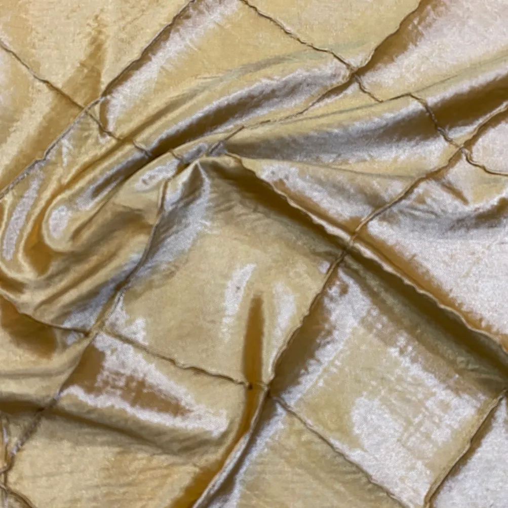 4" Pintuck Taffeta Table Runner in Champagne 060