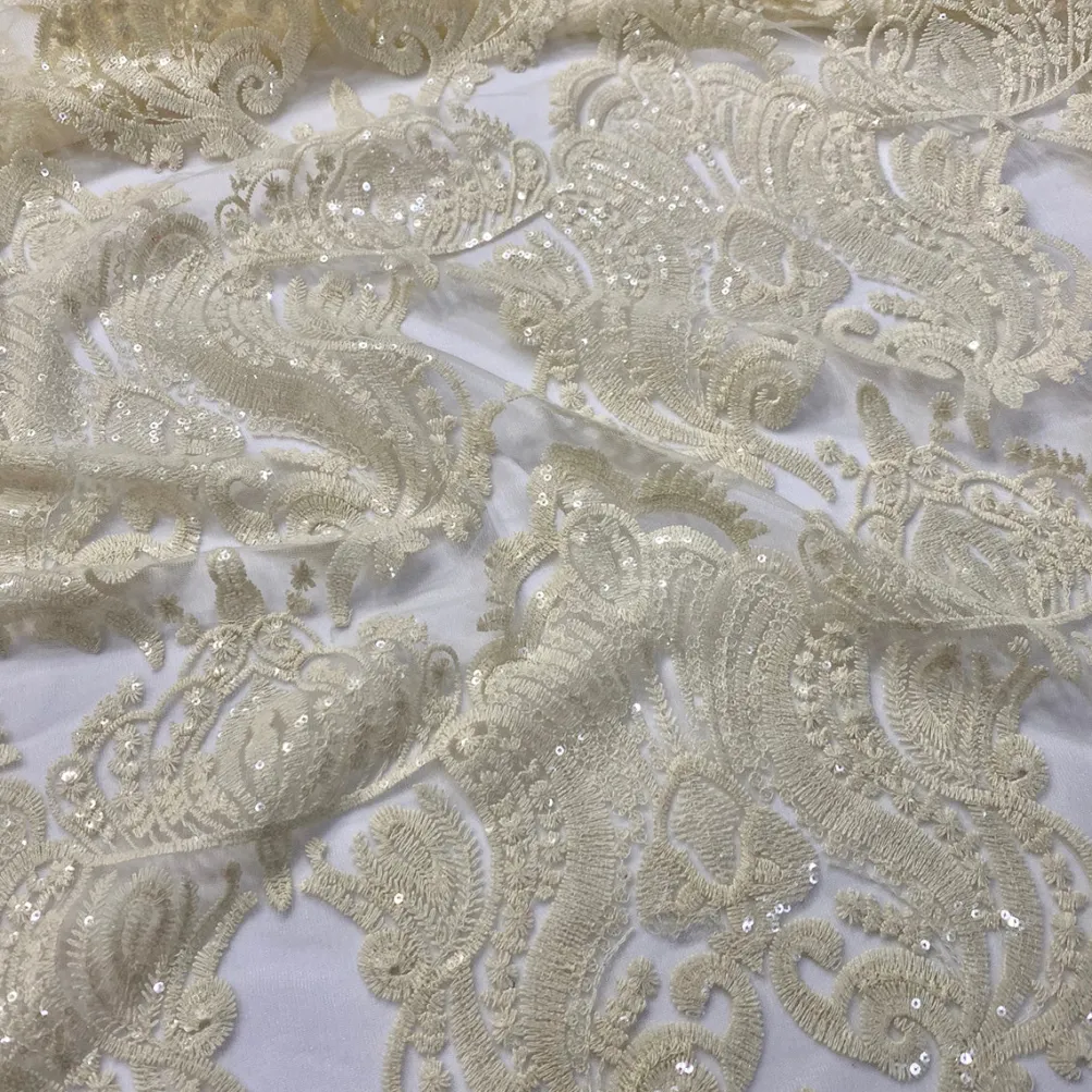 Princess Lace Table Runner in Ivory
