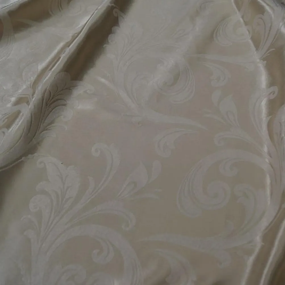 Regal Jacquard (Reversible) Table Napkin in Ivory