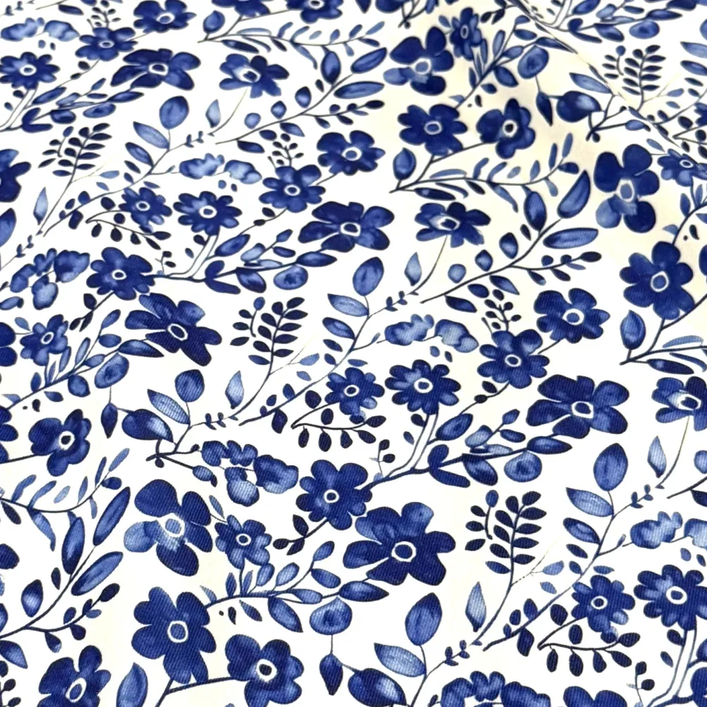 Scarlet (Poly Print) Table Linen