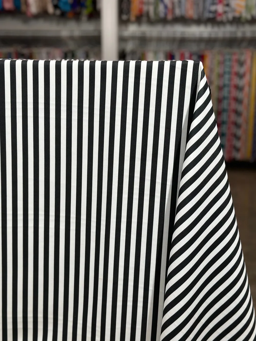 Seersucker (Poly Print) Table Linen in Black