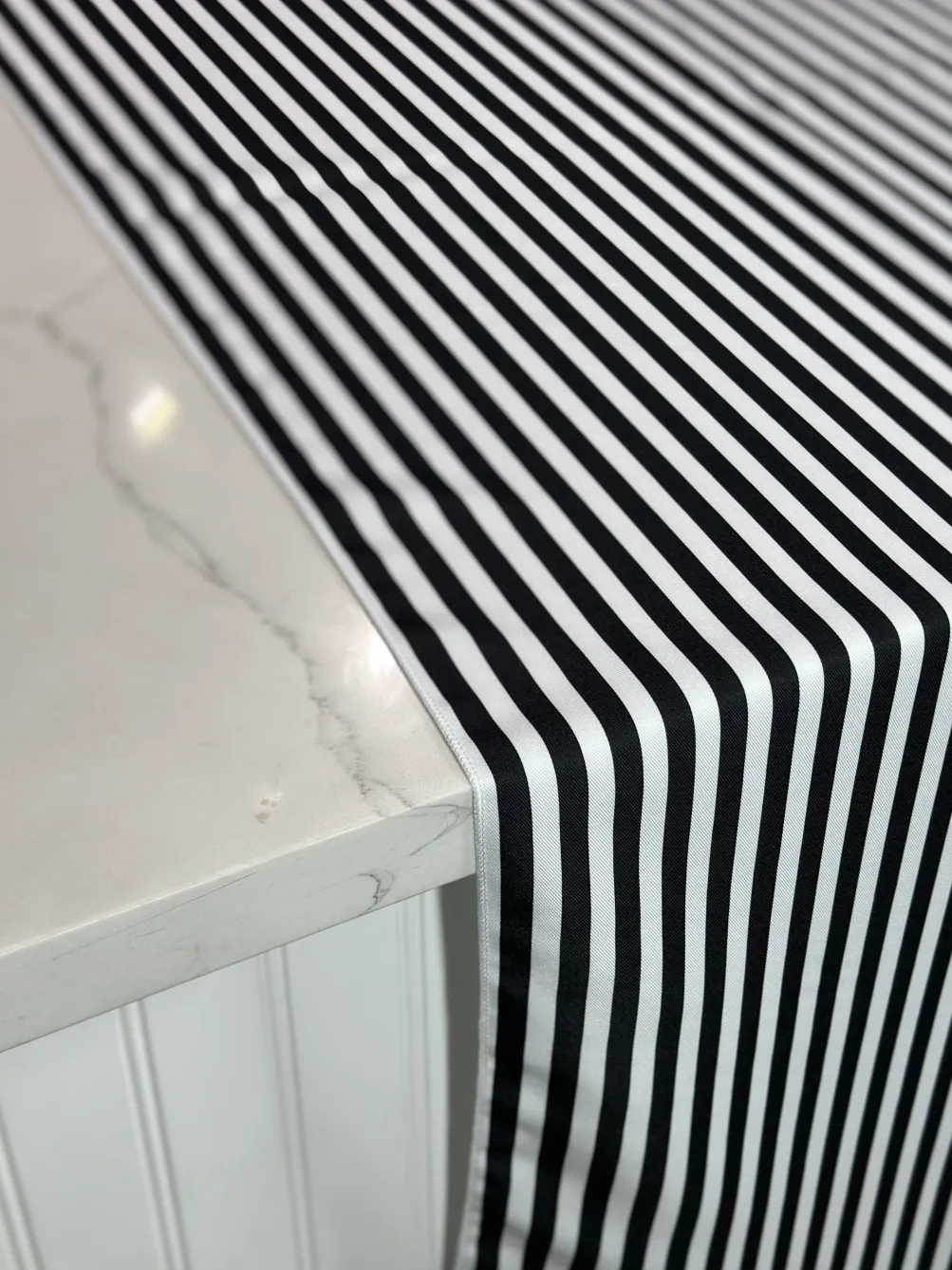 Seersucker (Poly Print) Table Linen in Black