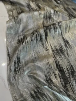 Static Jacquard Table Linen in Black and Silver