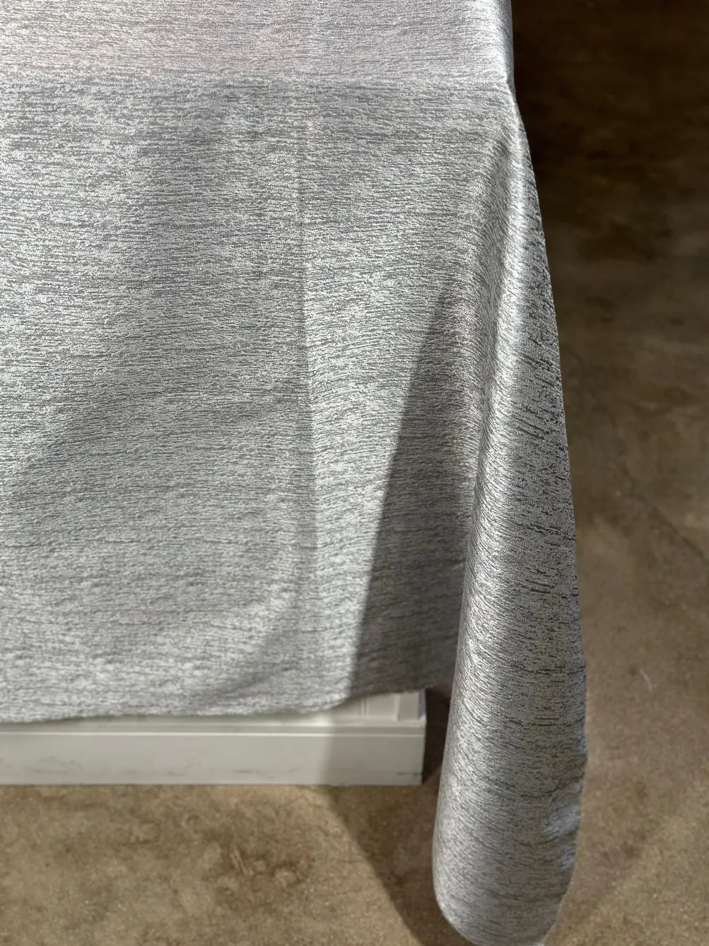 Sterling Jacquard Table Linen in Silver