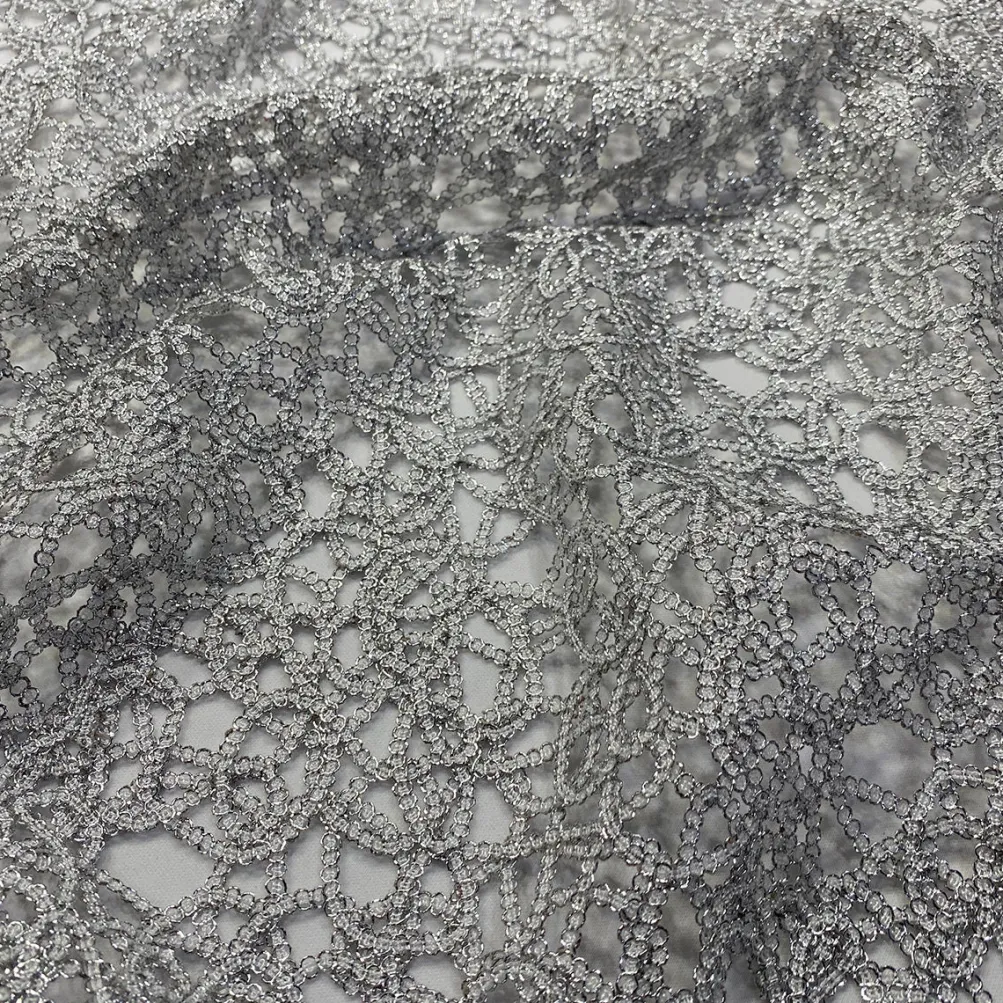Swirl Chain Lace Table Linen in Silver