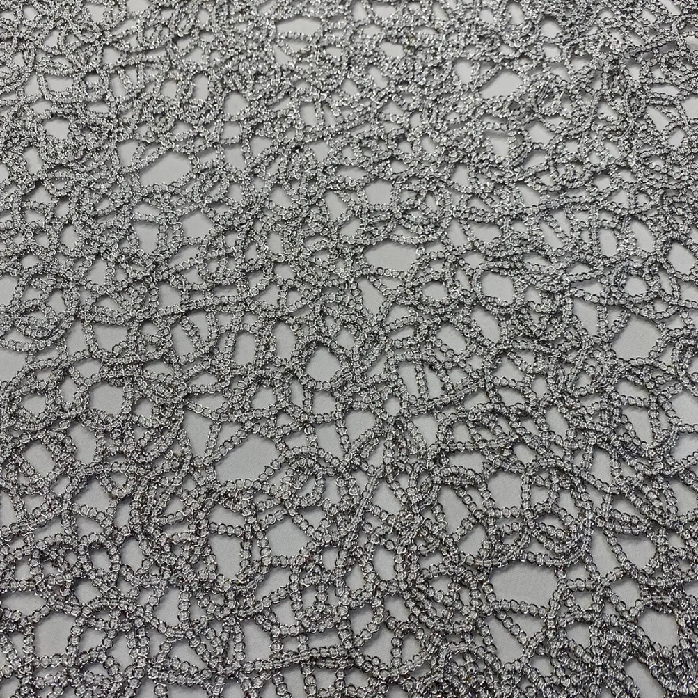 Swirl Chain Lace Table Linen in Silver