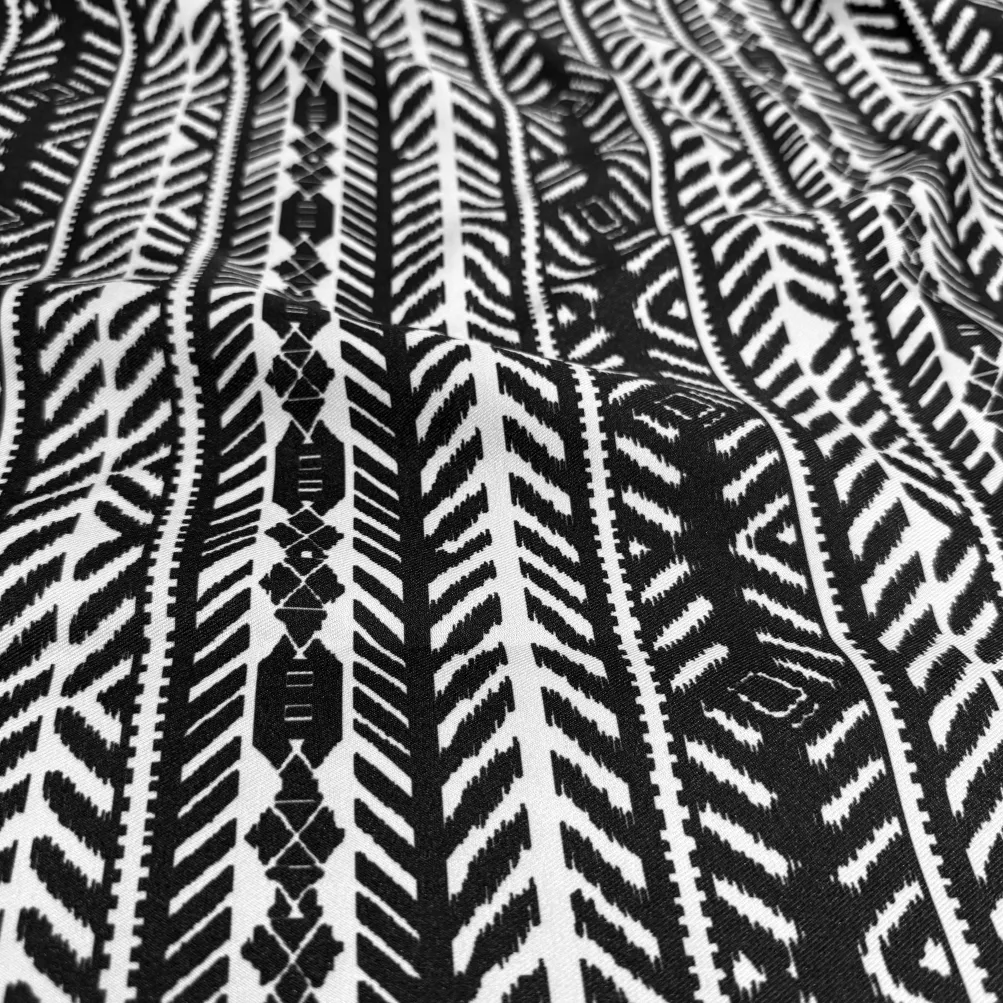 Topaz (Poly Print) Table Linen in Black / White
