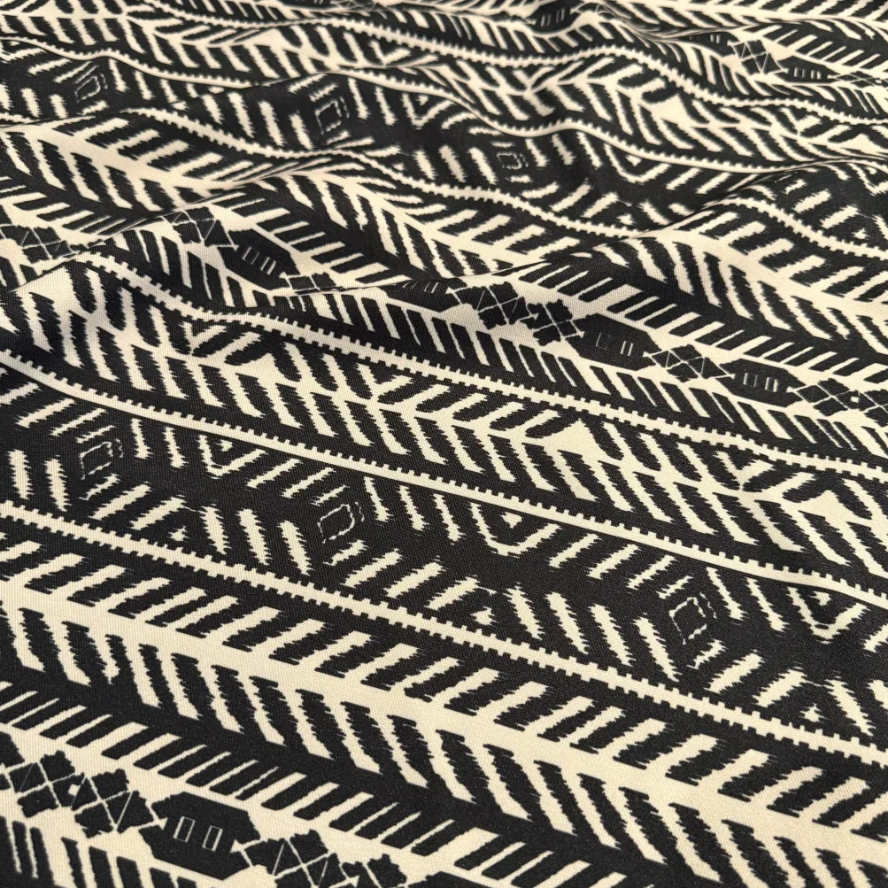 Topaz (Poly Print) Table Linen in Black / Taupe