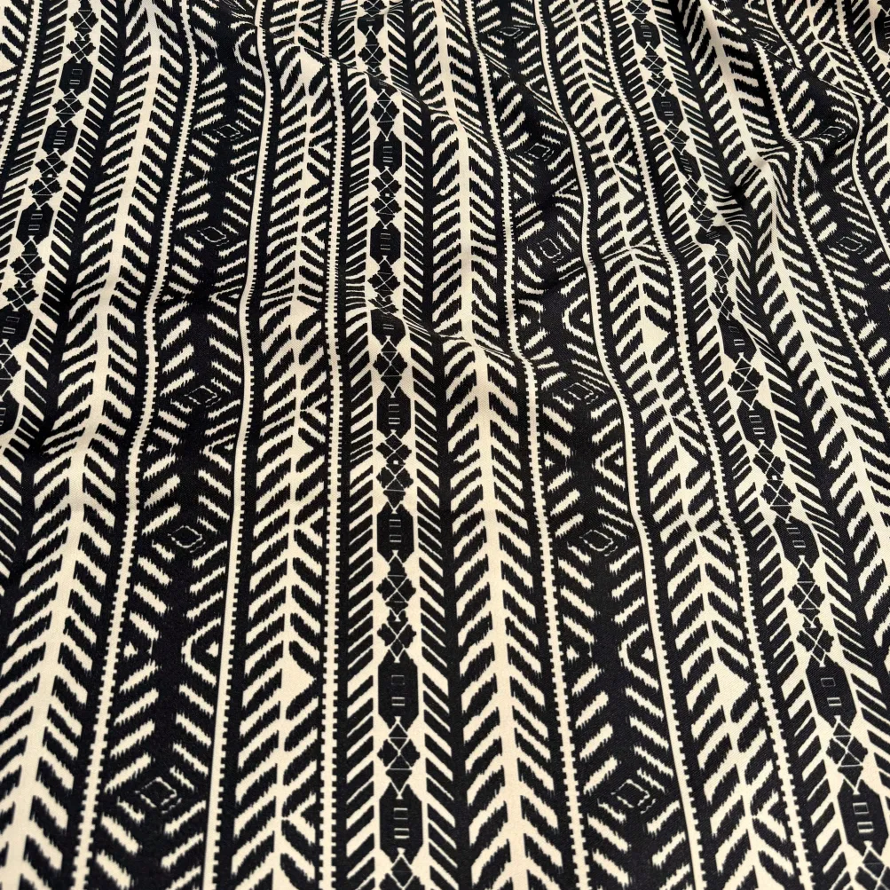 Topaz (Poly Print) Table Napkin in Black / Taupe