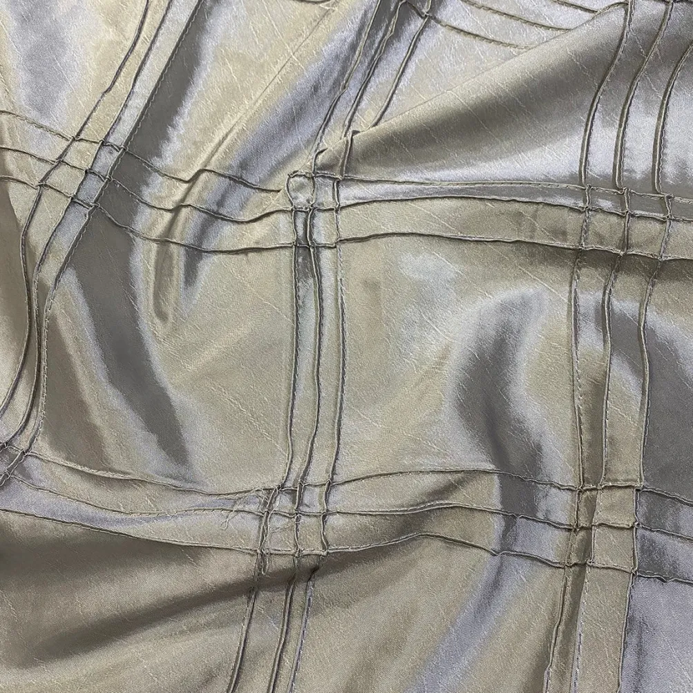 Triple Pleat Pintuck Table Linen in Silver