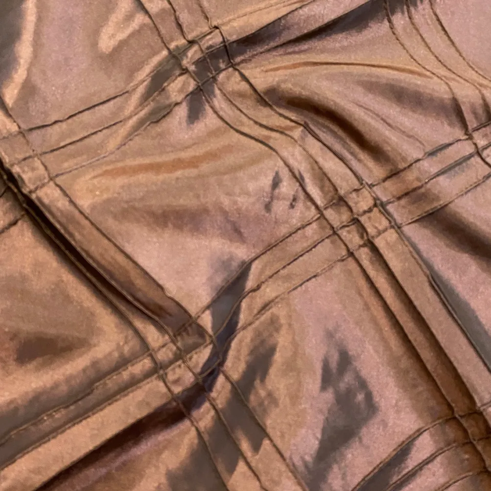 Triple Pleat Pintuck Table Linen in Brown
