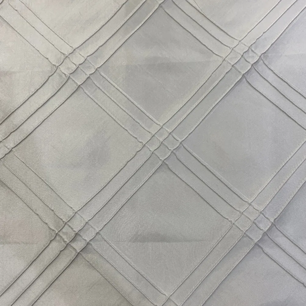 Triple Pleat Pintuck Table Runner in White