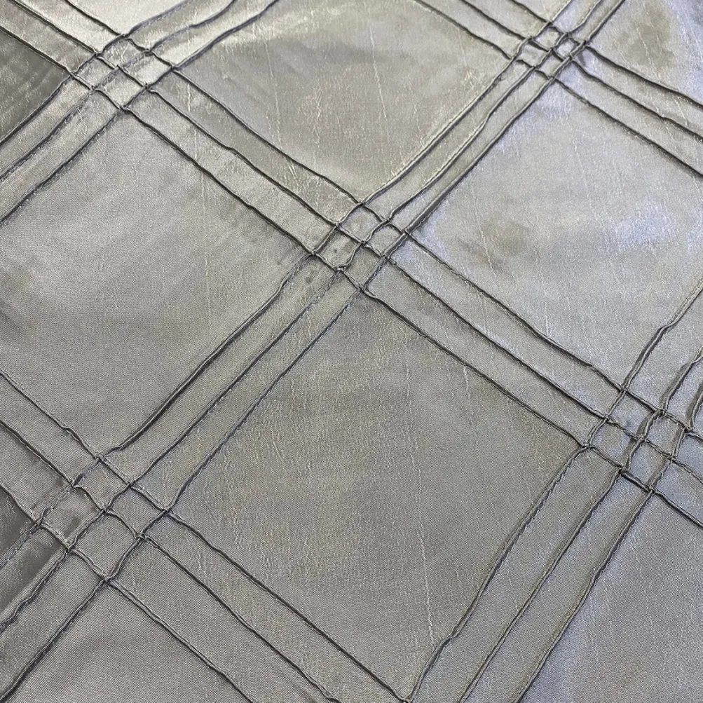 Triple Pleat Pintuck Table Runner in Silver