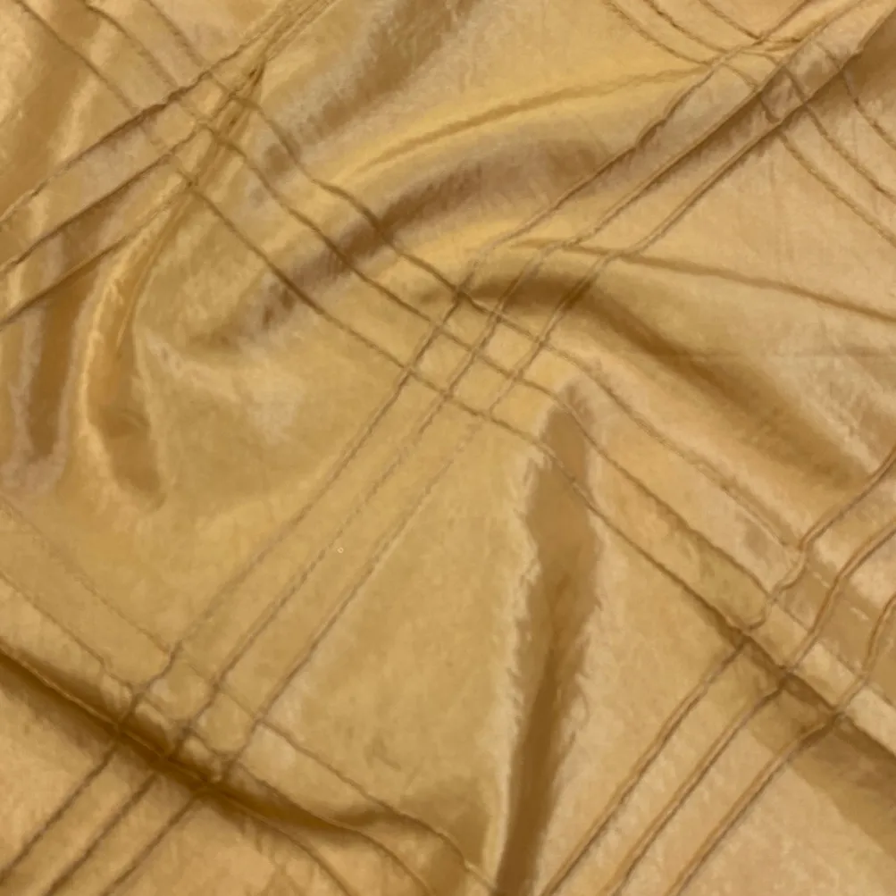 Triple Pleat Pintuck Table Runner in Gold