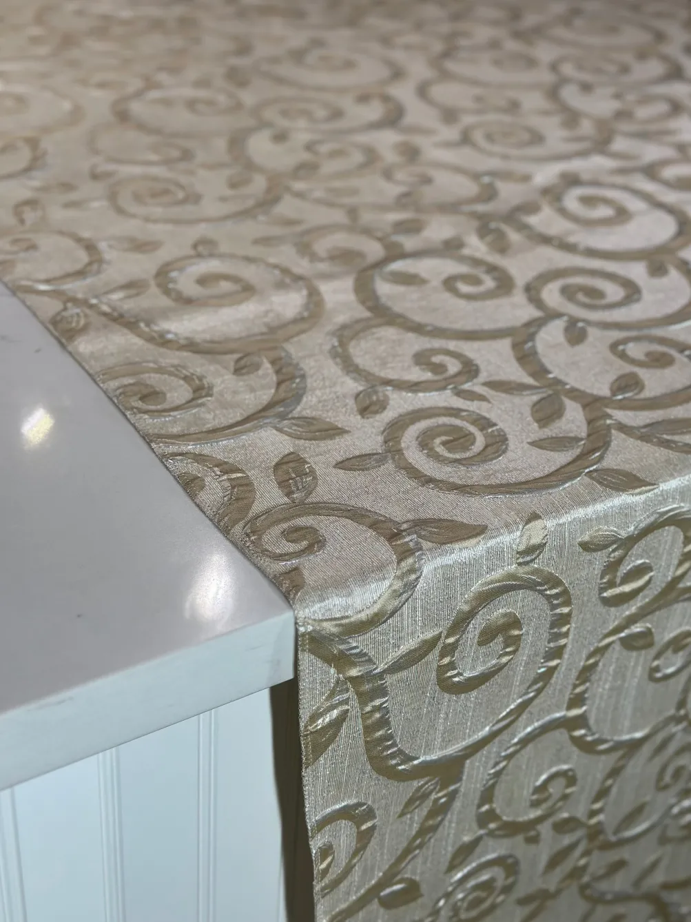 Tuscany Jacquard (Reversible) Table Linen in Champagne and Gold