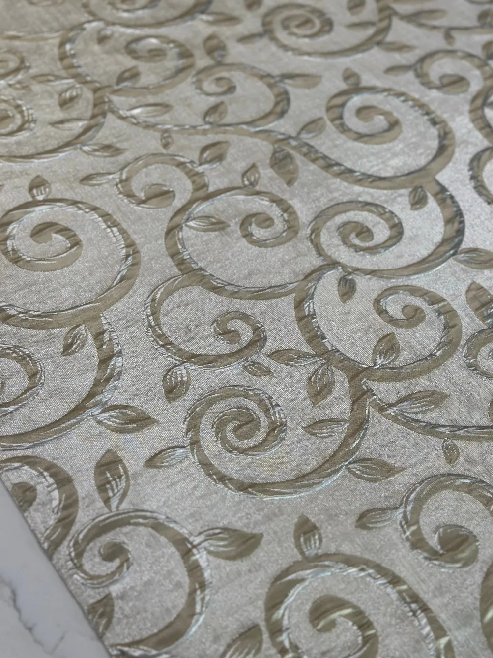 Tuscany Jacquard (Reversible) Table Linen in Champagne and Gold