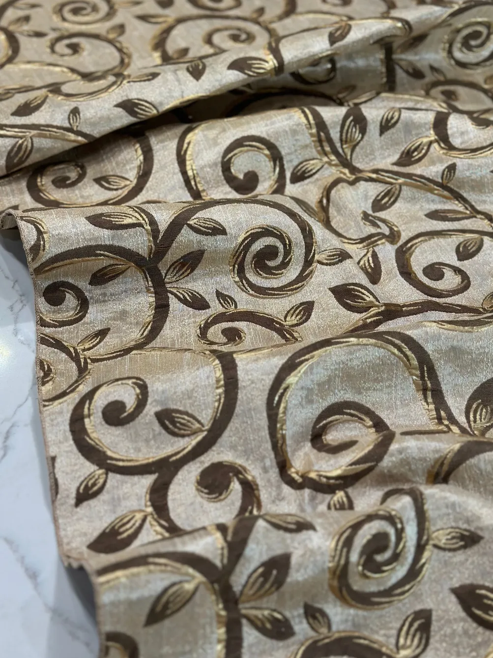 Tuscany Jacquard (Reversible) Table Linen in Brown and Taupe