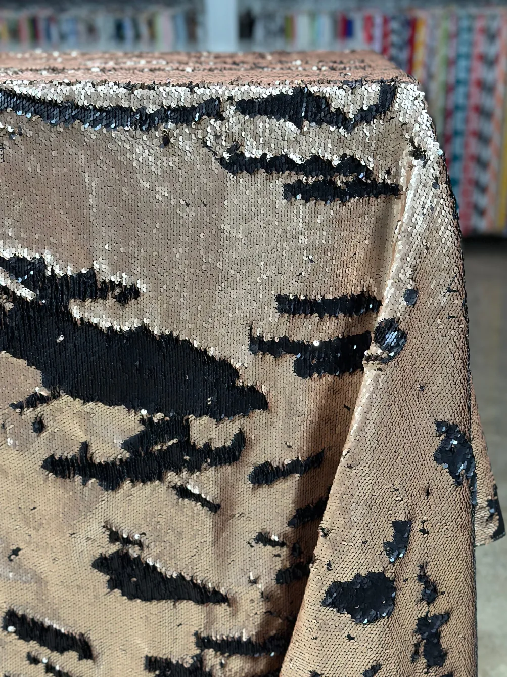 Two-Tone Sequins Table Linen in Champagne and Black