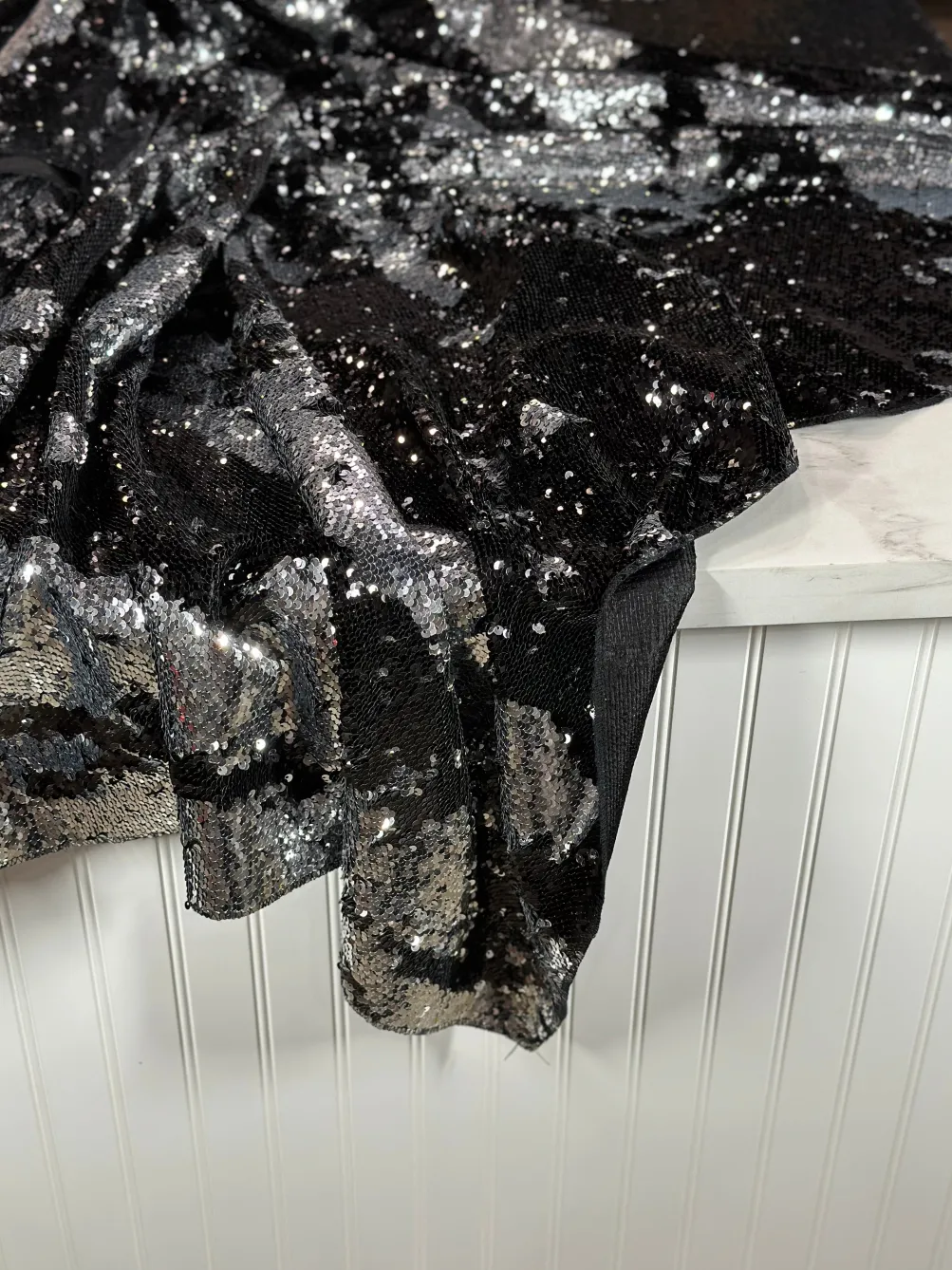 Two-Tone Sequins Table Linen in Black and Silver