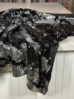 Two-Tone Sequins Table Linen in Black and Silver