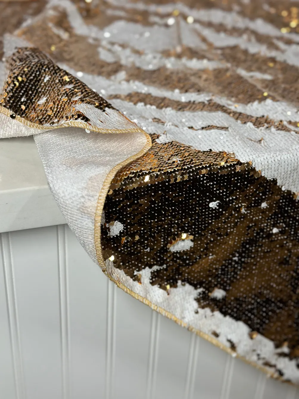 Two-Tone Sequins Table Linen in Gold and White