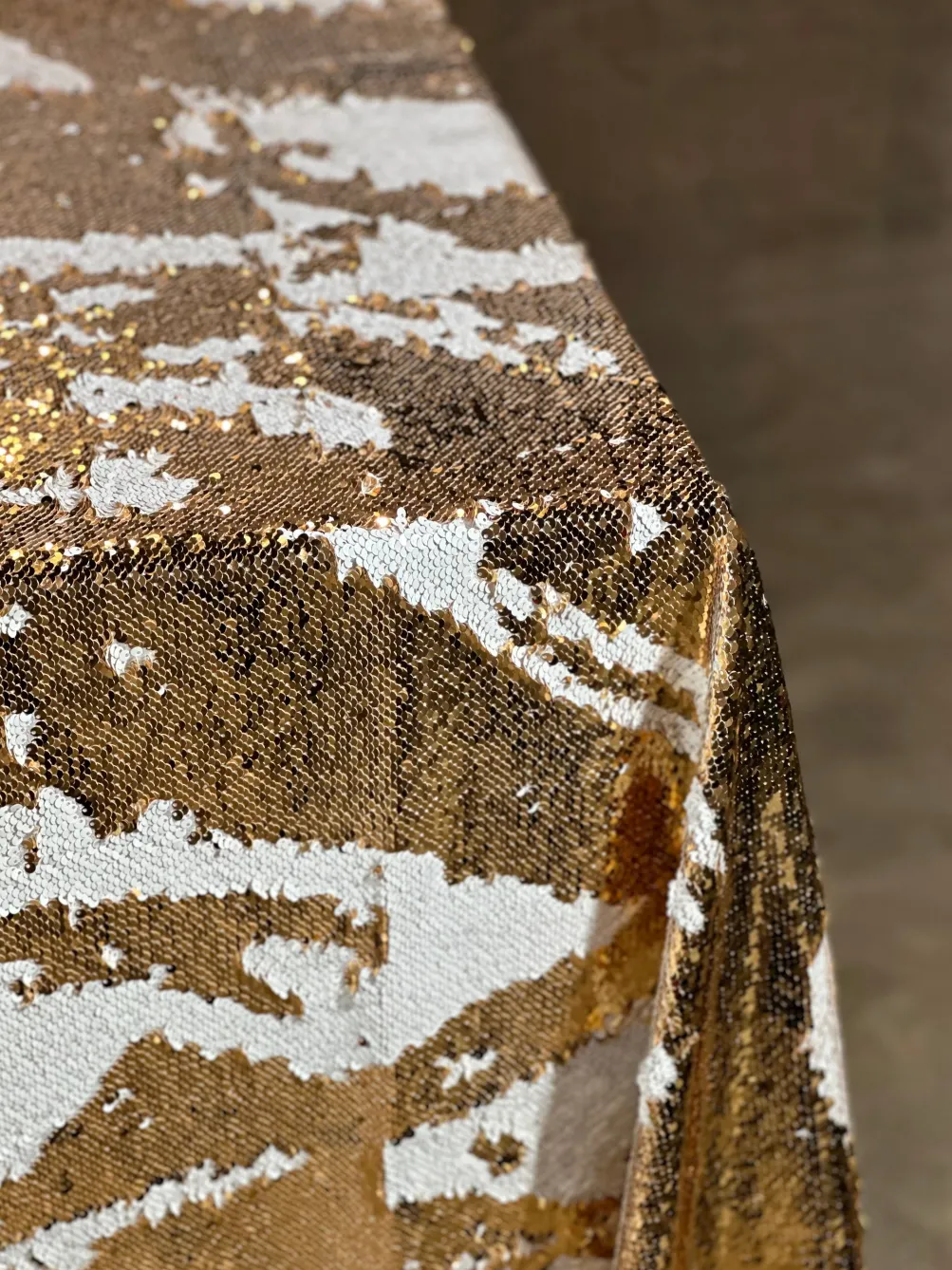 Two-Tone Sequins Table Linen in Gold and White