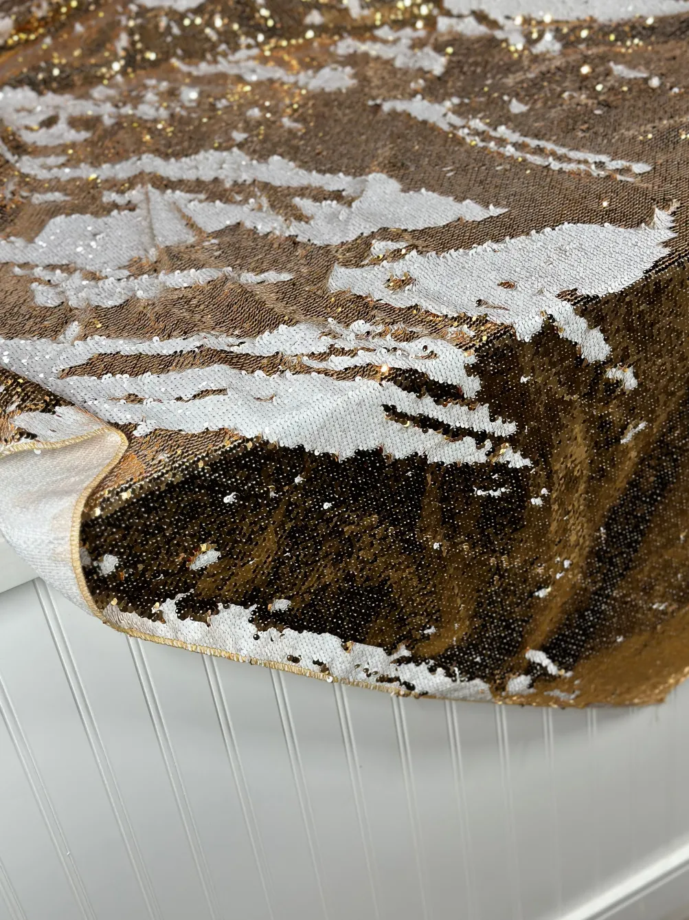 Two-Tone Sequins Table Linen in Gold and White