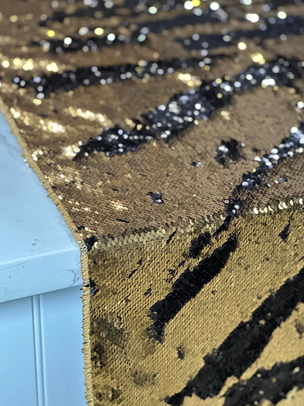 Two-Tone Sequins Table Linen in Black and Gold