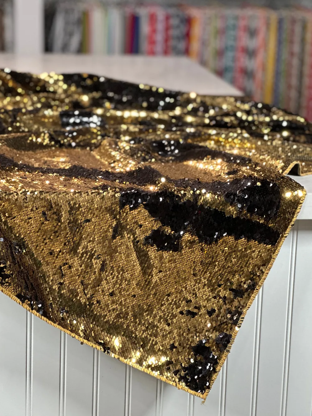 Two-Tone Sequins Table Linen in Black and Gold