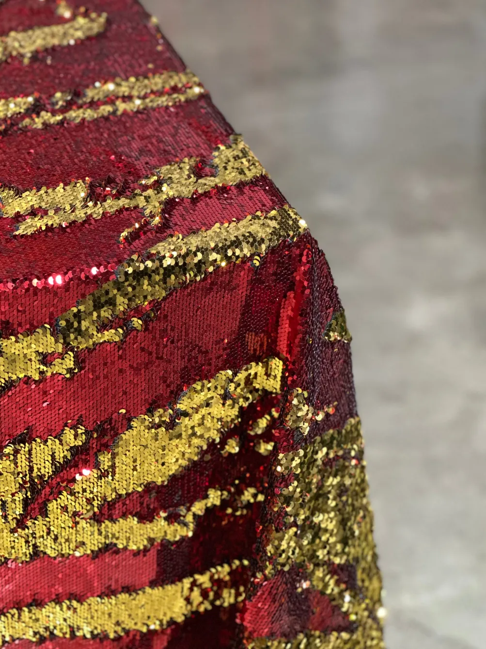 Two-Tone Sequins Table Linen in Red and Gold