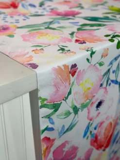 Watercolor Bouquet (Poly Print) Table Linen