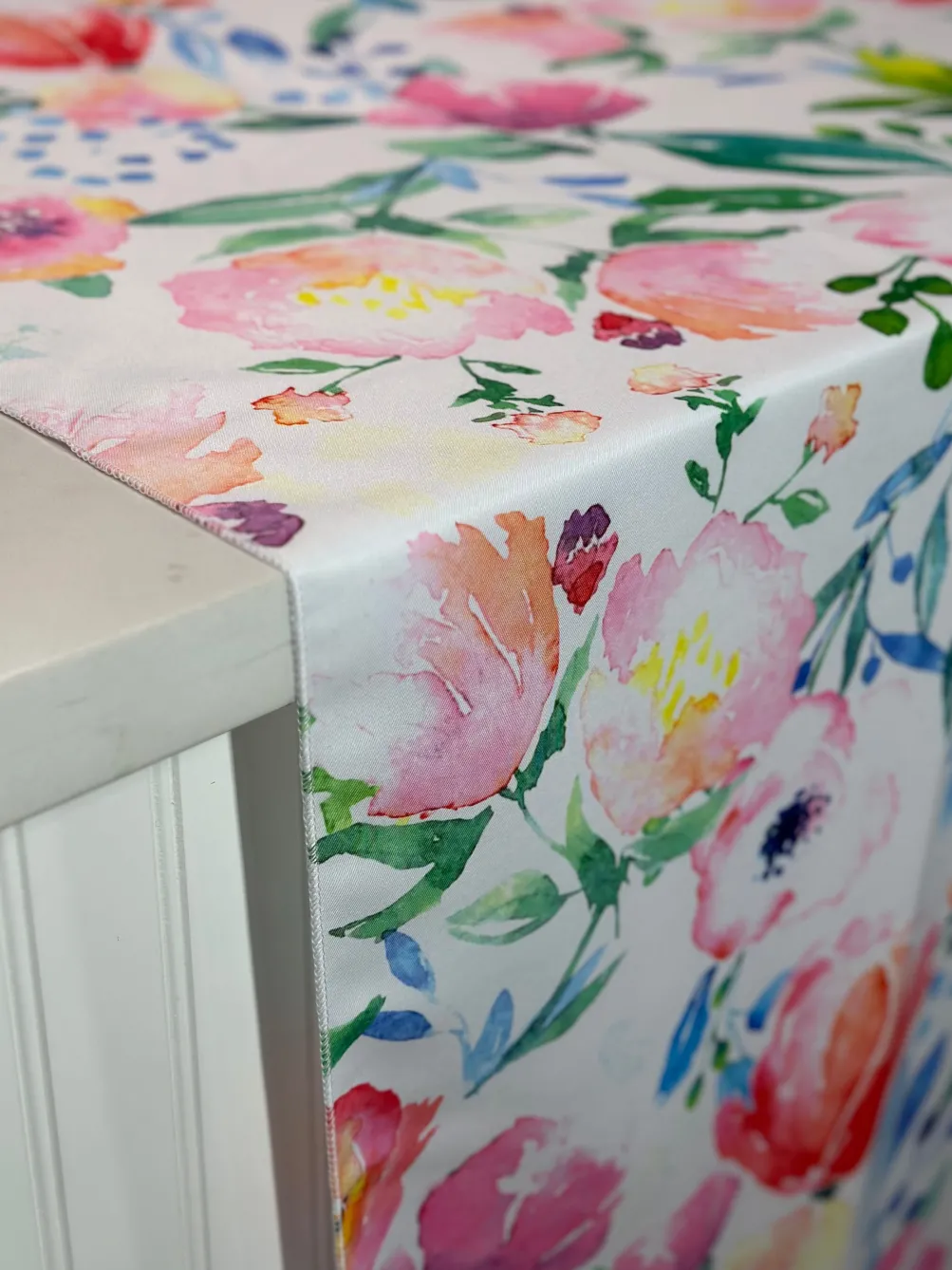 Watercolor Bouquet (Poly Print) Table Linen