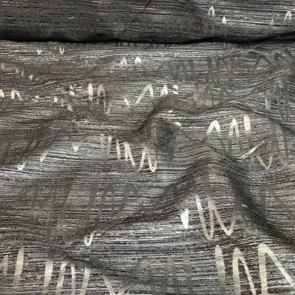 Zion Jacquard Table Runner in Silver